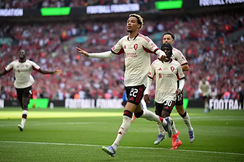 إيكيتيكي يتألق في الظهور الأول مع ليفربول بعد 4 دقائق من اللعب