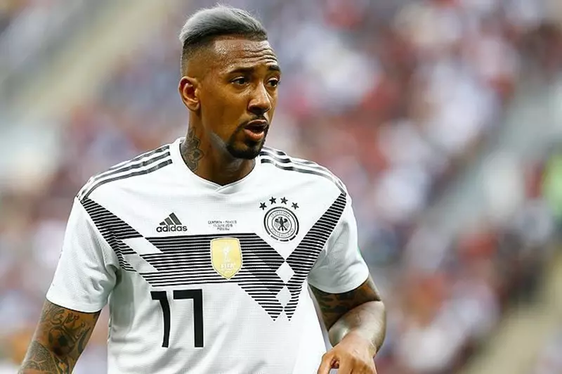 رحيل بواتينج عن لاسك لينز بعد فسخ العقد بالتراضي