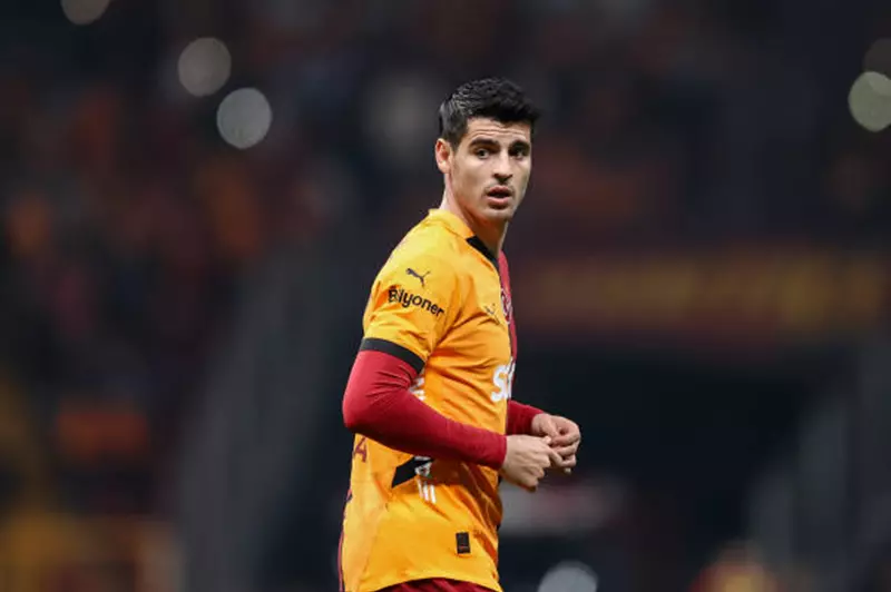 كومو يحقق صفقة موراتا: تفاصيل الانتقال وأثره على الفريق